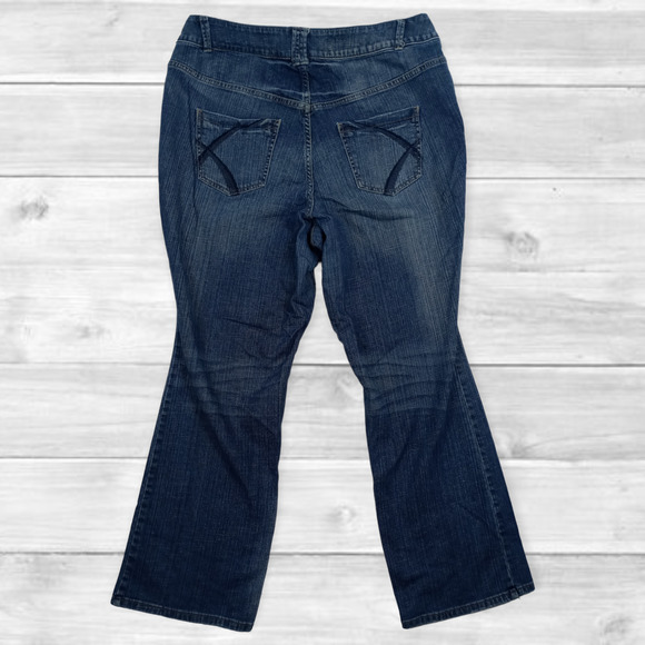 Lane Bryant Women's Distinctly Boot Cut Medium Wash Jeans-‎ Size 18 - Picture 2 of 6